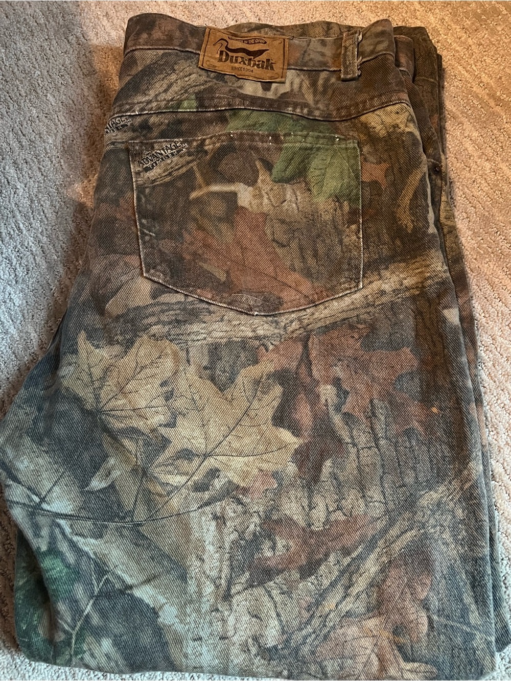 Men’s Relaxed Camo Jeans in Brown/Green